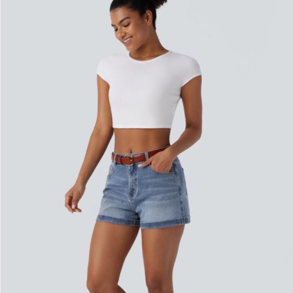 Halara Flex Mid Rise cuffed zipper/pockets denim shorts - NWT! - Picture 2 of 4